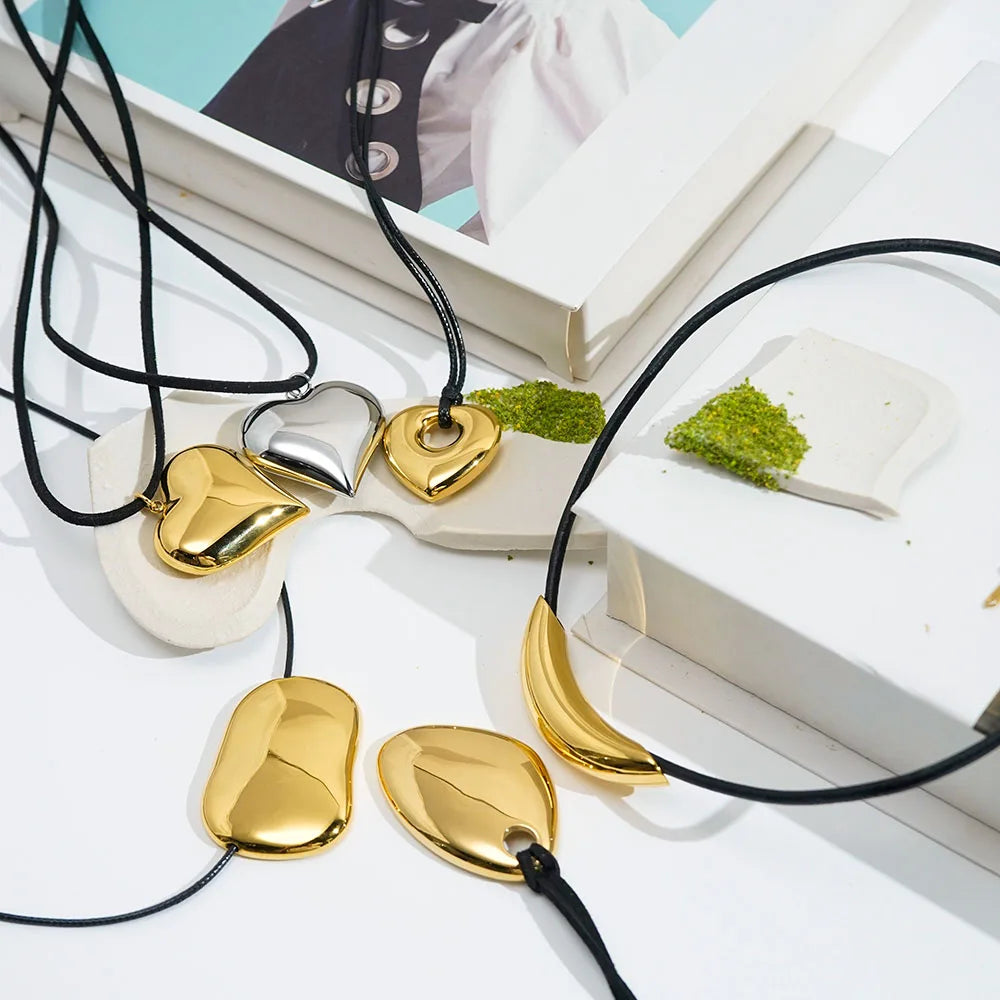 Irregular Shaped Pendant Necklace