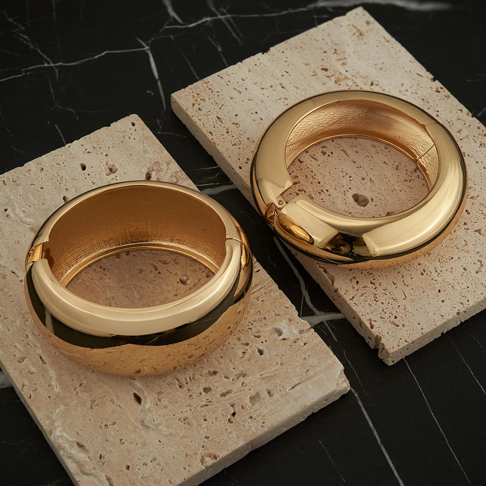 Hollow Curved Bangle Bracelet