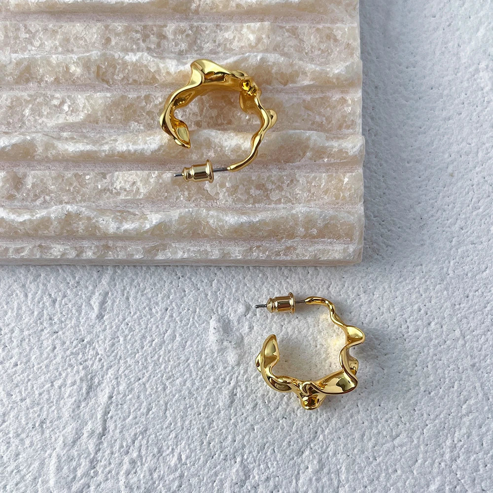 Crest Piercing Poison Earrings