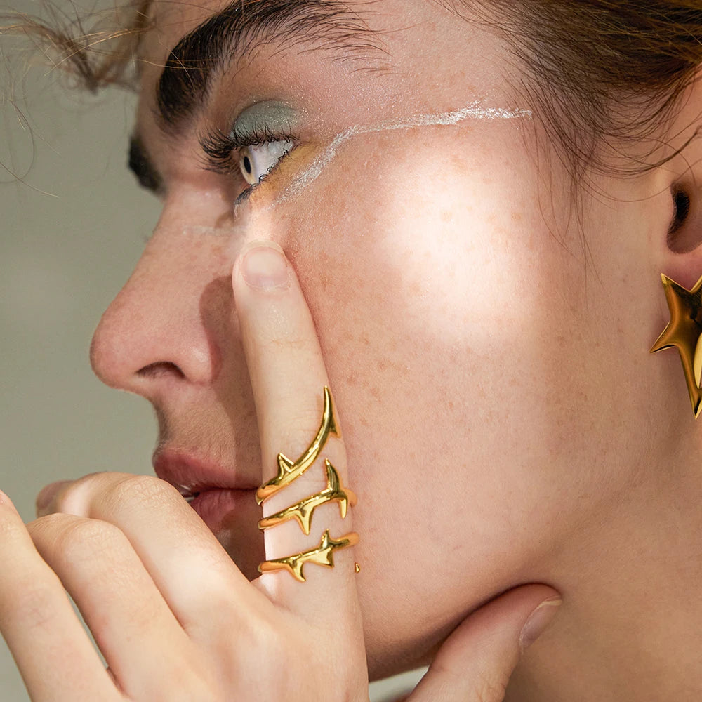 Spiral Thorn Poison Ring