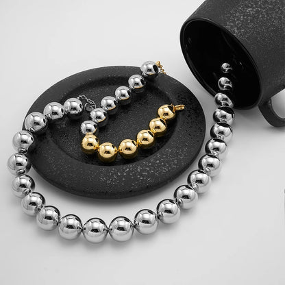 Glossy Pearl Necklace