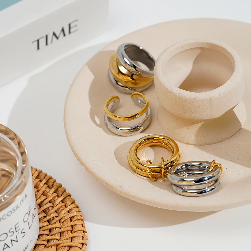 Curved Round Rings