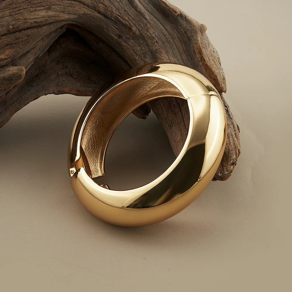 Hollow Curved Bangle Bracelet
