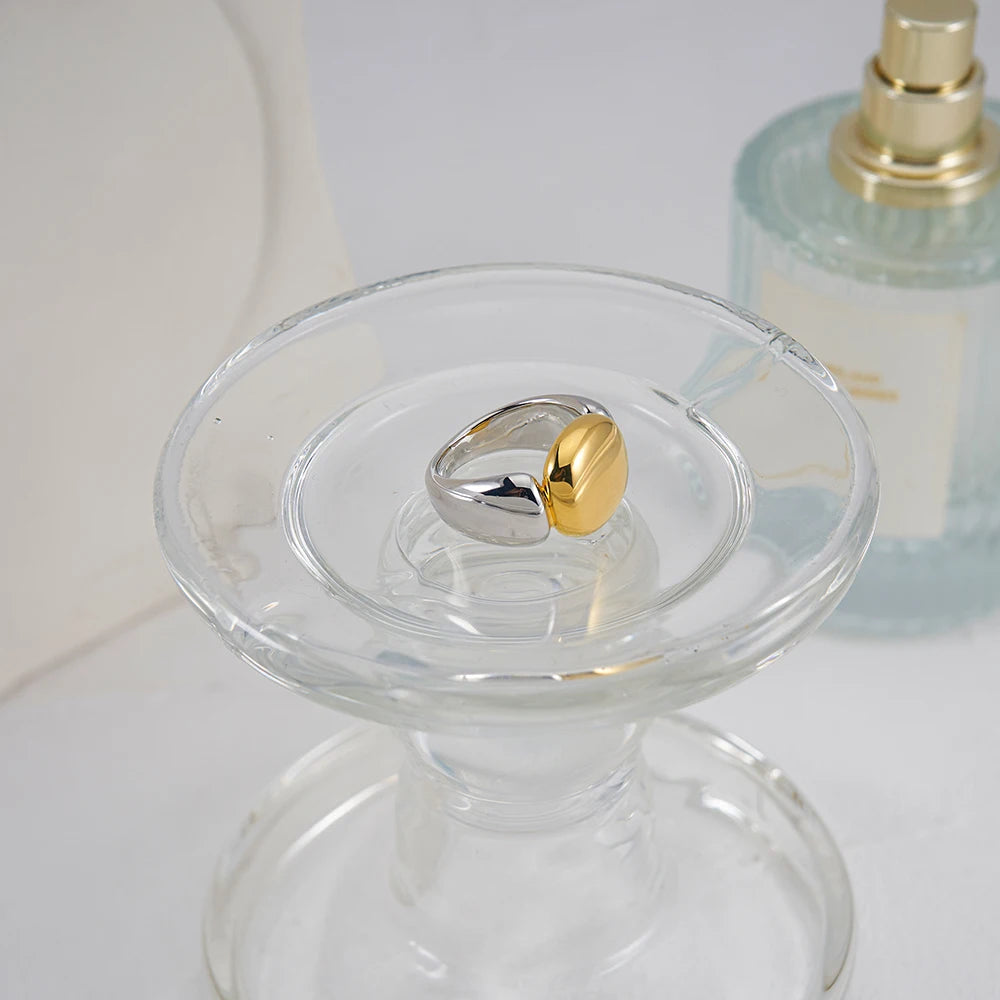 Geometric Oval Cross Ring