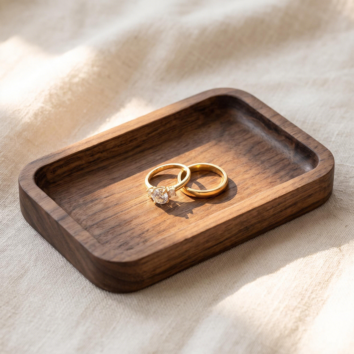 Engraved Walnut Rest Tray | JAQUE HUÉ