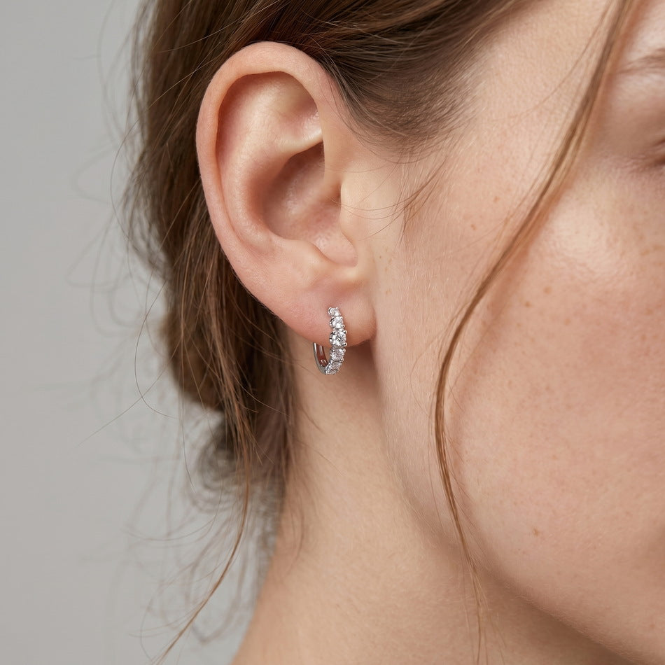 Worn on the ear, close up
